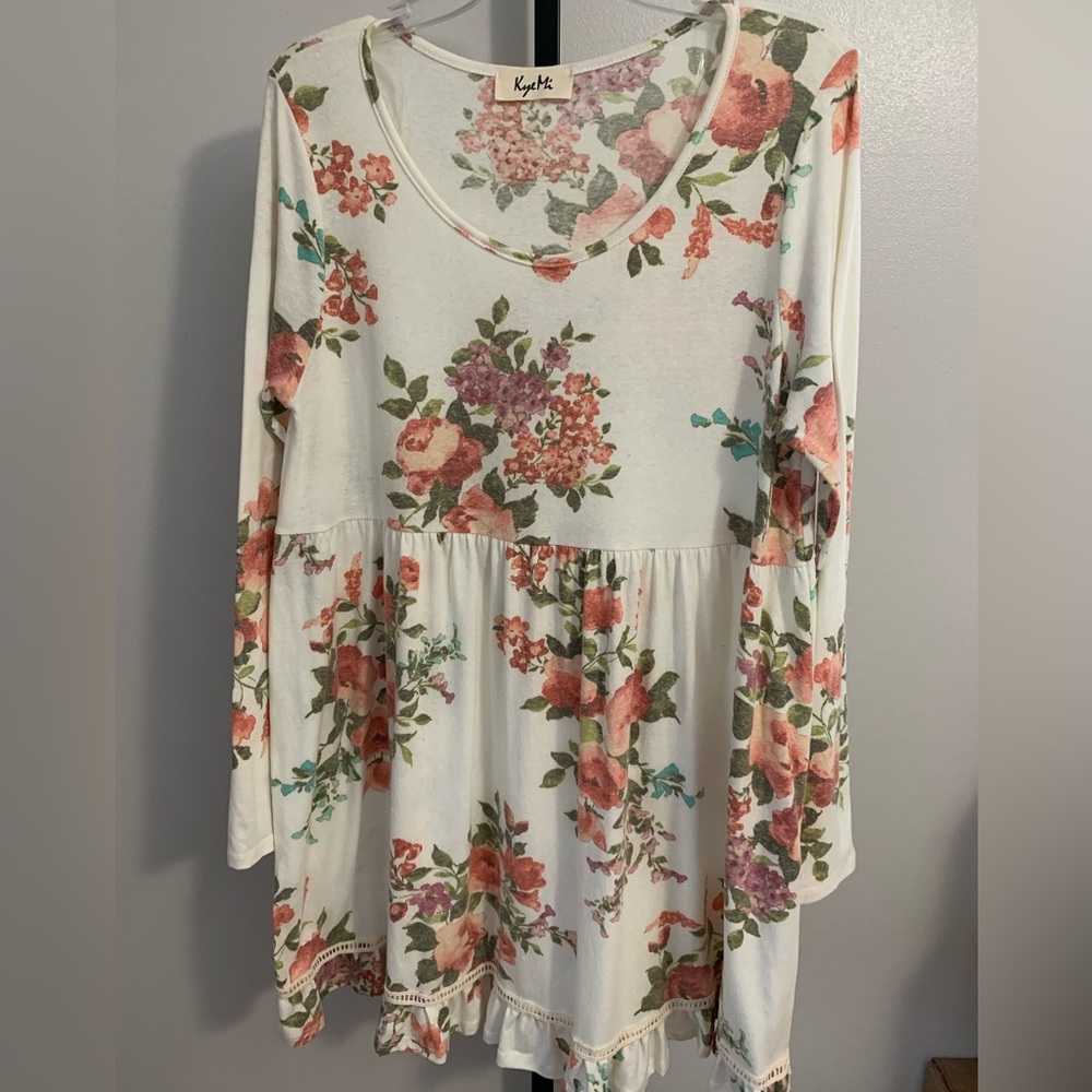 Kye Mi Floral Dress - Picture 3 of 16